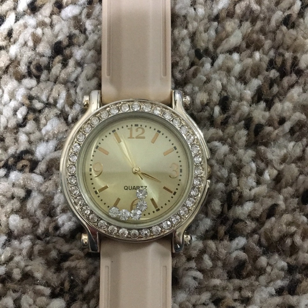 Gold watch - Picture 2 of 2